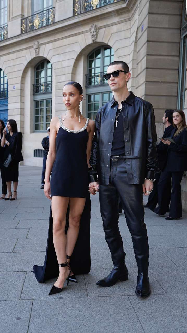 #TomFord by #HaiderAckermann sfila a #Parigi con un tripudio di ospiti