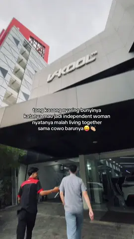 kalo ditanya punya cewe baru aku mundur, tapi kalo ditanya price list kaca film, ppf, coating aku ready🙏🏼