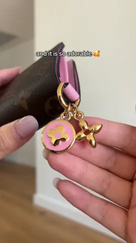 The cutest lil mini wallet pink purse of all time… WITH CHARMS 🥹💗💗 #pursetok #haul #unboxing #savebullet #haultok 