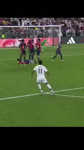 La différence entre Rodrygo et Yamal est énorme #REALMADRID #footballtiktok #footballedit #senegalaise_tik_tok #lamineyamal 