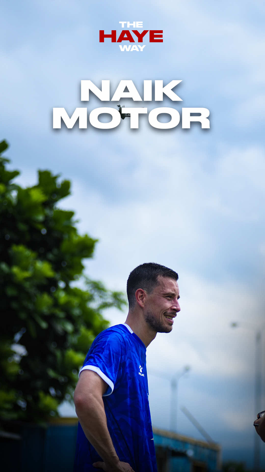 Mengendarai motor bukan hal baru buat Thom. Next, dia siap motoran keliling kota Bandung. Ada rekomendasi motor yang enak dipakai buat Thom? 🛵💨 🎥 @Persib Update  #thomhaye #persib #bandung #bobotoh 