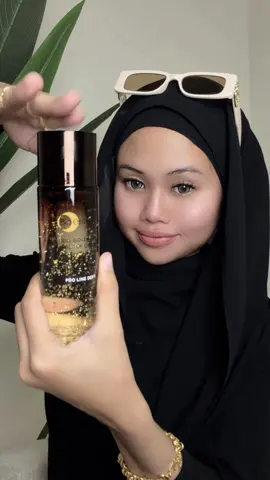 Fight the first signs of aging, sekarang ada Bio-essence 24K Black Gold Caviar Cream yang baru 💛🙆🏻‍♀️And the best part? It help firms and restores radiance, renews skin, brightens and evens tone, provides antioxidant defense, soothes and calms, while reducing wrinkles and lines. 3 days to look younger - looking skin! Feels Luxurious, Looks Luxurious.  Get it now at Guardian! @Bio-essence Malaysia @guardian Malaysia  #bioessencemy #3DaysToYoungerSkin #biogold #blackcaviarcream #bioblackgold  