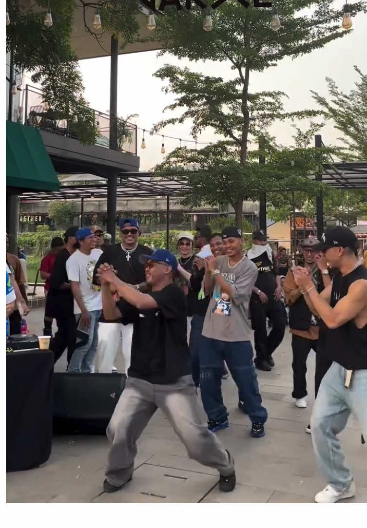 UBUR UBUR IKAN LELE, ORANG TIMUR BEDA KALEE😁 Dc: @Moluccan Soul  #moluccansoul 