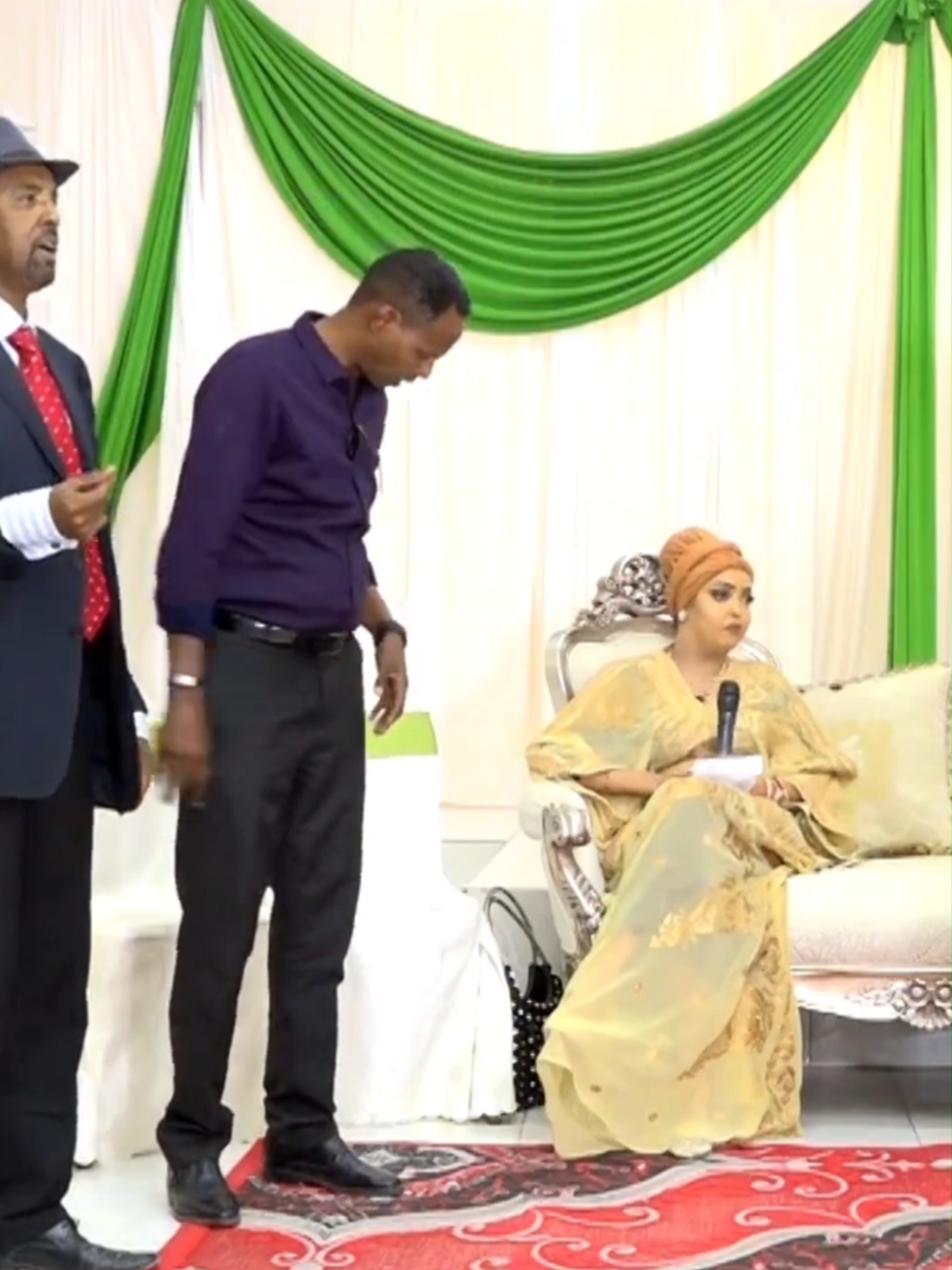 #Maxamed Cali Burco-Dhakhtarbaa isku keen qoray adna wali ma dhaadanid.