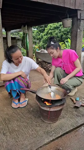 น้ำพริกอ่องฝีมือแม่อร่อยที่สุด🥰🥰  #แอร์ปอ  #สาวกะเหรี่ยง  #ชนบทบ้านฉัน🌿🌿 