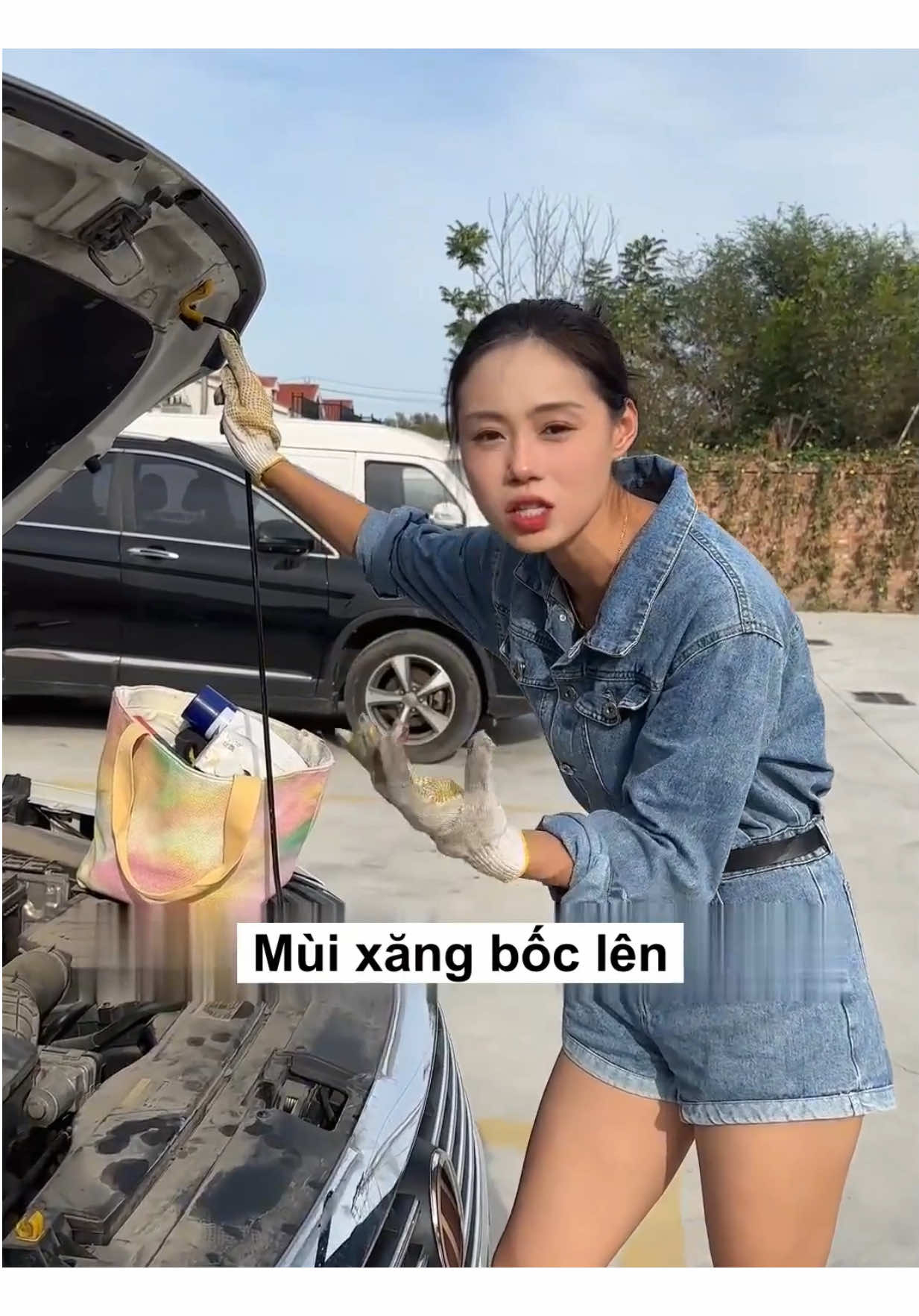 Mách bạn cách xử lý khi ngửi thấy mùi xăng trên xe ô tô #sanphamtienich247 #laixeantoan #hoclaixeoto #daylaixeoto #hoclaixe 