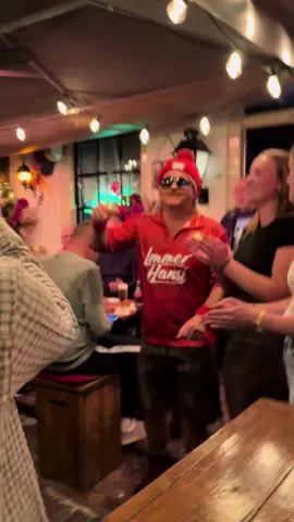 Feest bij de kroeg #feest  