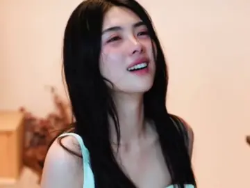 Mỹ nữ đẹp, giỏi, nhà có điều kiện mà mắc gào gú chồng người ta quá hà. Hồi ảnh còn là người yêu chị gái thì đôi mắt lấp la lấp lánh rồi. Đó ảnh xoay cho chớt lên chớt xuống chưa.  Hạo Minh gửi gắm: các em tin anh, đến cuối cùng anh làm như vậy là vì ANH. #phuongloi #haydetoitoasang #🍵 #emgai🍵 phimtrung #traduongluotmang #thamhaominh 