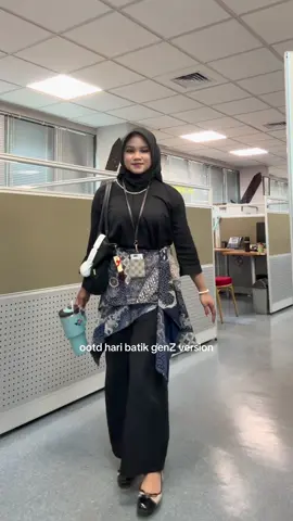 selamat hati batik #office #genz #berkain #fyp 