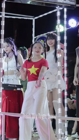 Chỉ vài năm nữa thôi các anh lại tranh nhau xếp hàng trồng cây si trước cổng thui con ơiii 😘 #xuhuong #xuhuongtiktok #trungthutuyenquang #trungthutuyenquang2025 #tuyenquang 
