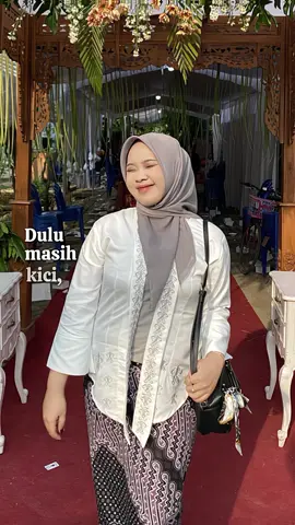 Kalau gk kurus gk ngerasain pakek celana cutbrayy dong 😭