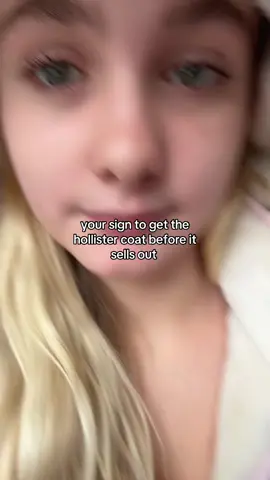 it so fluffy and warm #fyp #hollister #autumn #winter #OOTD 