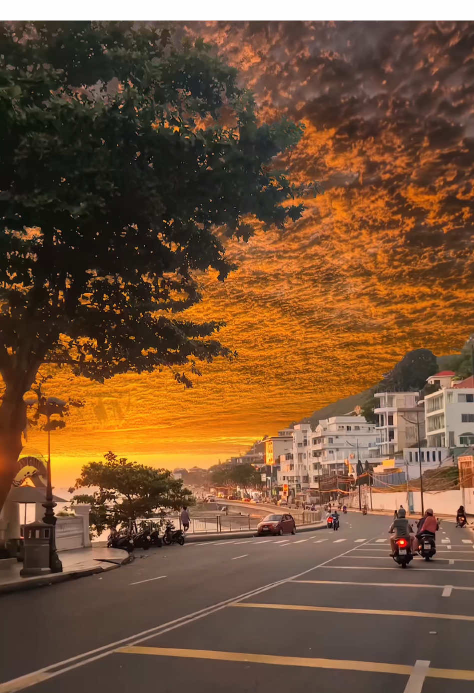 The sunset glow is so beautiful. I miss you so much.#sunset #fyp 