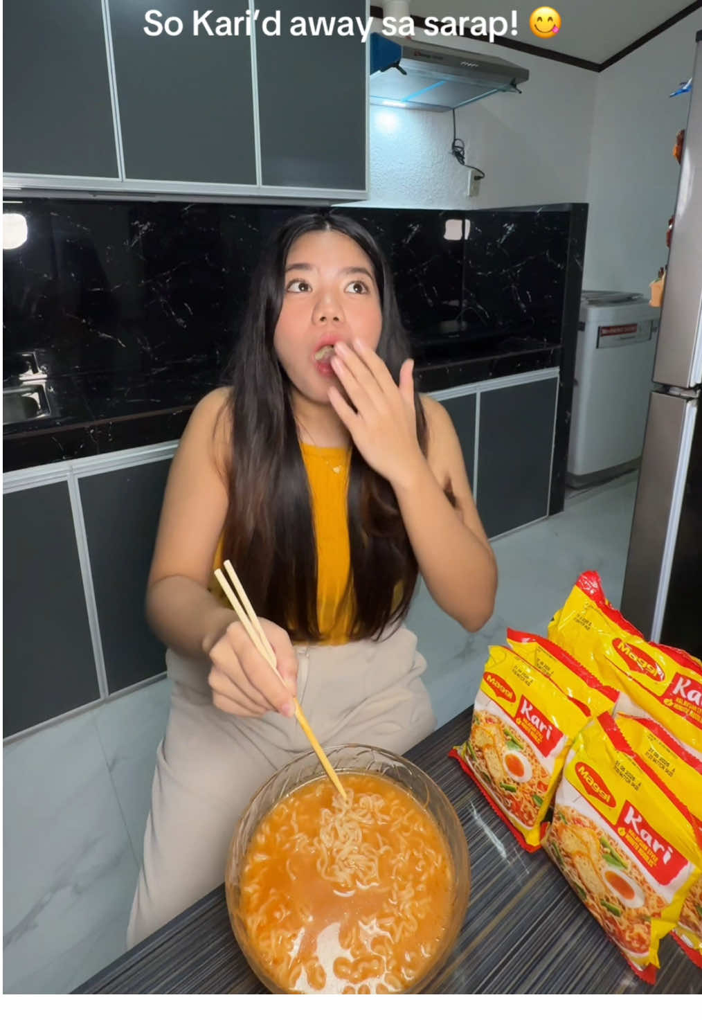 First time trying Maggi Kari! 🍜 It's a Malaysian-style curry instant noodles - super different from the usual ones I've tried, and I'm loving the twist! 12 signature Asian spices +kakaibouncy noodles = Kakaibang Anghang Kari Sarap! Try niyo rin and check it out via my Yellow Basket! #MaggiKari #Maggi @MAGGI Philippines 