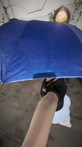 Đố các bạn cô ấy là ai