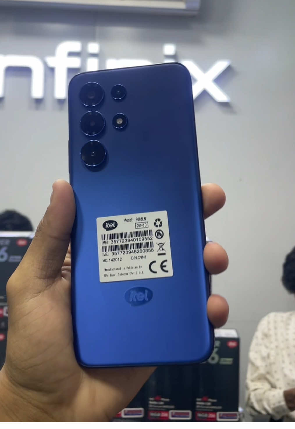 Itel S26 ultra 🔥 black blue colour 🔥❤️ #shahzad_mobile_corner #geo_market #mobilevideography #dontunderreviewmyvideo #all_models_available🔥🔥 @N O B L E < 3 𓆩❤️‍🩹𓆪 @Noble_naveed_007 
