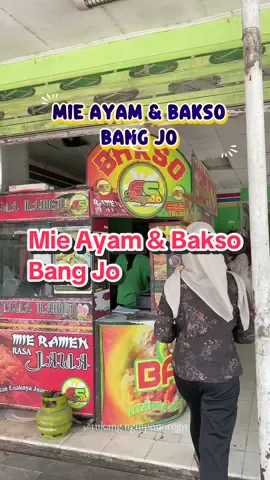 wow kedai mie ayam & bakso bang jo pojok perempatan UIN 1 Ponorogo 😱🔥 Buka : 10.00 - 20.30 WIB Tersedia di GrabFood, GoFood, ShoopeFood 😍 Yuk buruan merapat 🤩 @bakso_bangjo  #tukangnginponorogo #ponorogo24jam #rekomendasi #makanan #ponorogo_kota_reog 