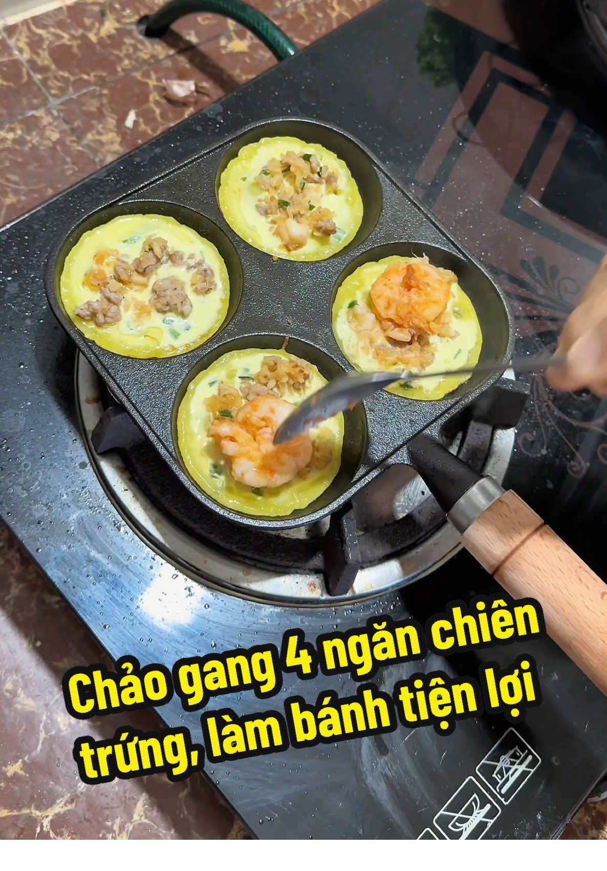 Bí quyết đỗ bánh xèo giòn lâu là nhờ cái chảo gang này nà mấy bà #belinhreview #chaogang #chaogang4ngan #chaogangchongdinh #chaogangduc  @Bé Linh Review  @Bé Linh Review  @Bé Linh Review 