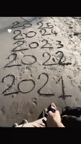 أهلاً بـشهر جـمـعني بـمحـبوبـي وداعـاً عـامنا الرابـع وأهلاً بـعامنا الخامـس🥹💍❤️. ❤️❤️❤️❤️❤️❤️❤️❤️❤️❤️ ....... ........... ....... #CapCut #fypシ゚ #quran #foryoupage #fyp 
