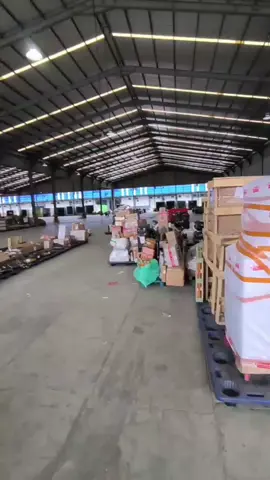 😂jnt cargo🫶🫶 cewek jnt cargo bukunya bb kurus eh mlah makin naik aj ni bb.. 🤣🤣#jntcargo #jntexpress  #kosambitangerang #fyp 