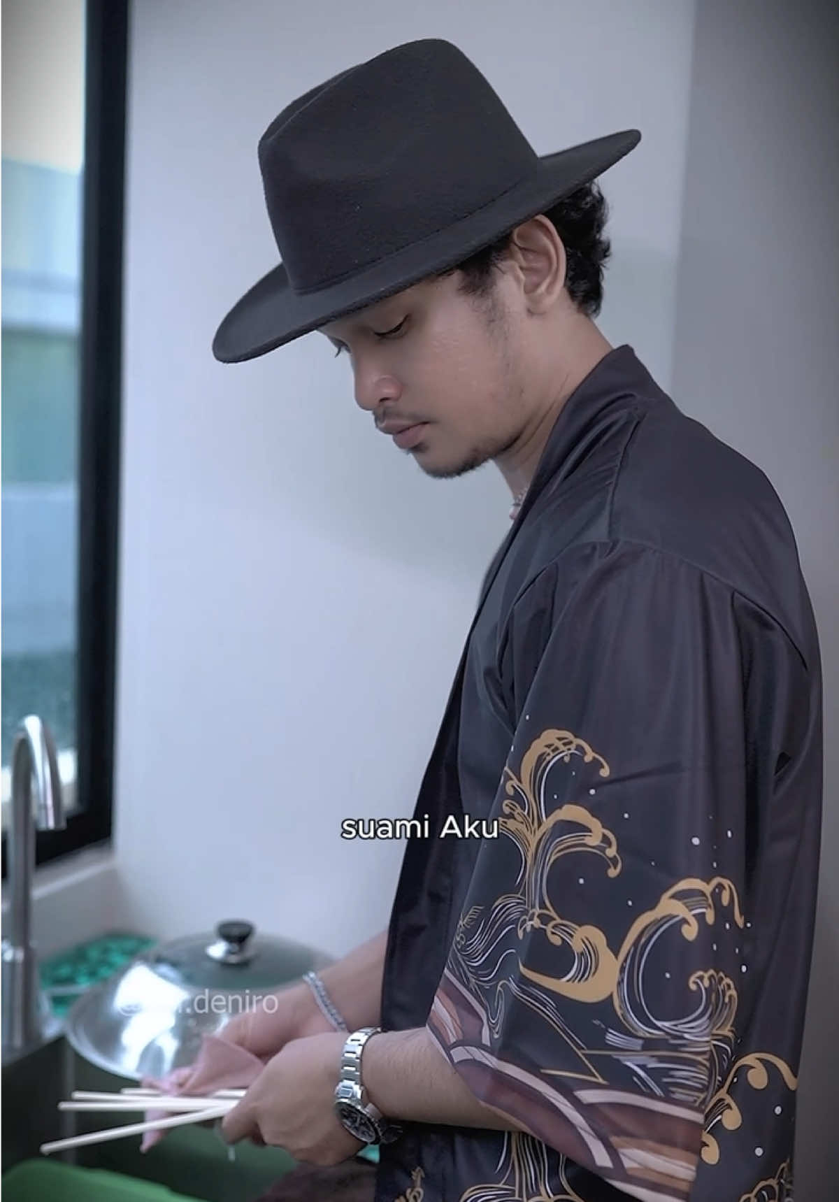 Raja jalanan, tapi tawanan dirumah.  @minisoshopid @MINISO #SerialTiktok #fyp  #minisoindonesia2025 #minisomustbuy #minisoperfume 