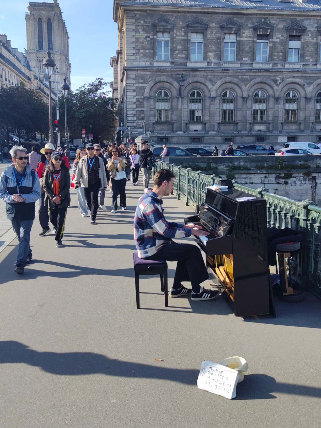 Paris France - Seine River - Nôtre Dame  #paris #france #notredame #laseine #streetmusic 