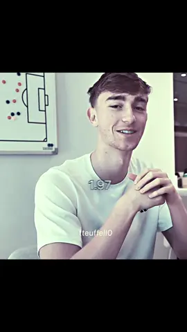 central.                                          #realmadrid #deanhuijsen #huijsen #realmadridfc #deanhuijsenedit 