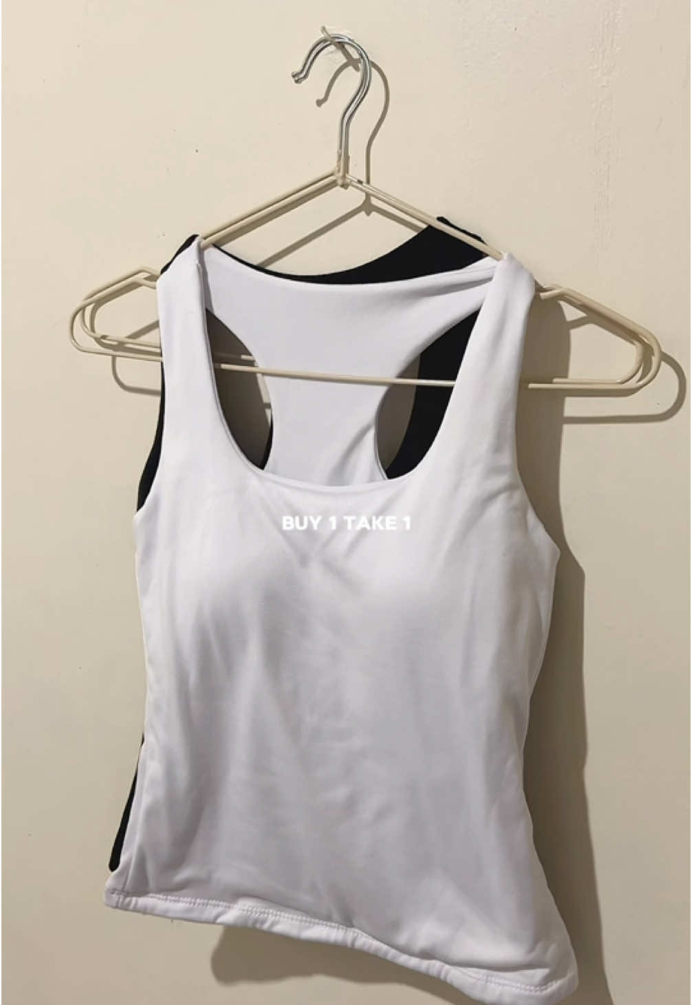 yes mima buy 1 take 1 sya, padded pa🥹🤩  #fyp #trendingph #paddedtops #racerbacktop #buy1take1 