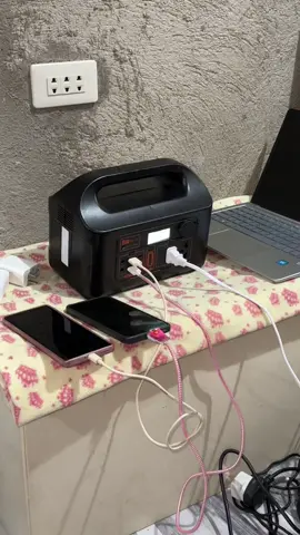 grabe dinarinma ngangamba pa kahit mawalan ng kuryente #powerstation #portablepowerstation #minigenerator #generator #powerstationportable 