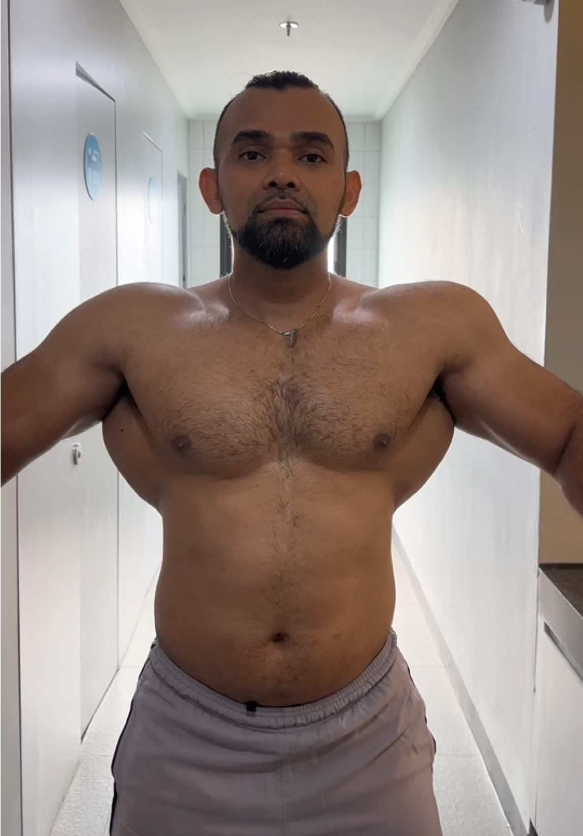 Apapun alasannya,kalau semua kita lakukan dengan konsisten..pasti bisa 💪🏻🔥 🎥 @k3y  #dodysyahputra #evolene #gym 