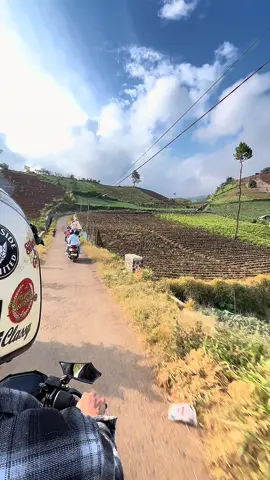 Masyaallah banget jalannya😭 #camping #kanagahill #majalengka #fyp 
