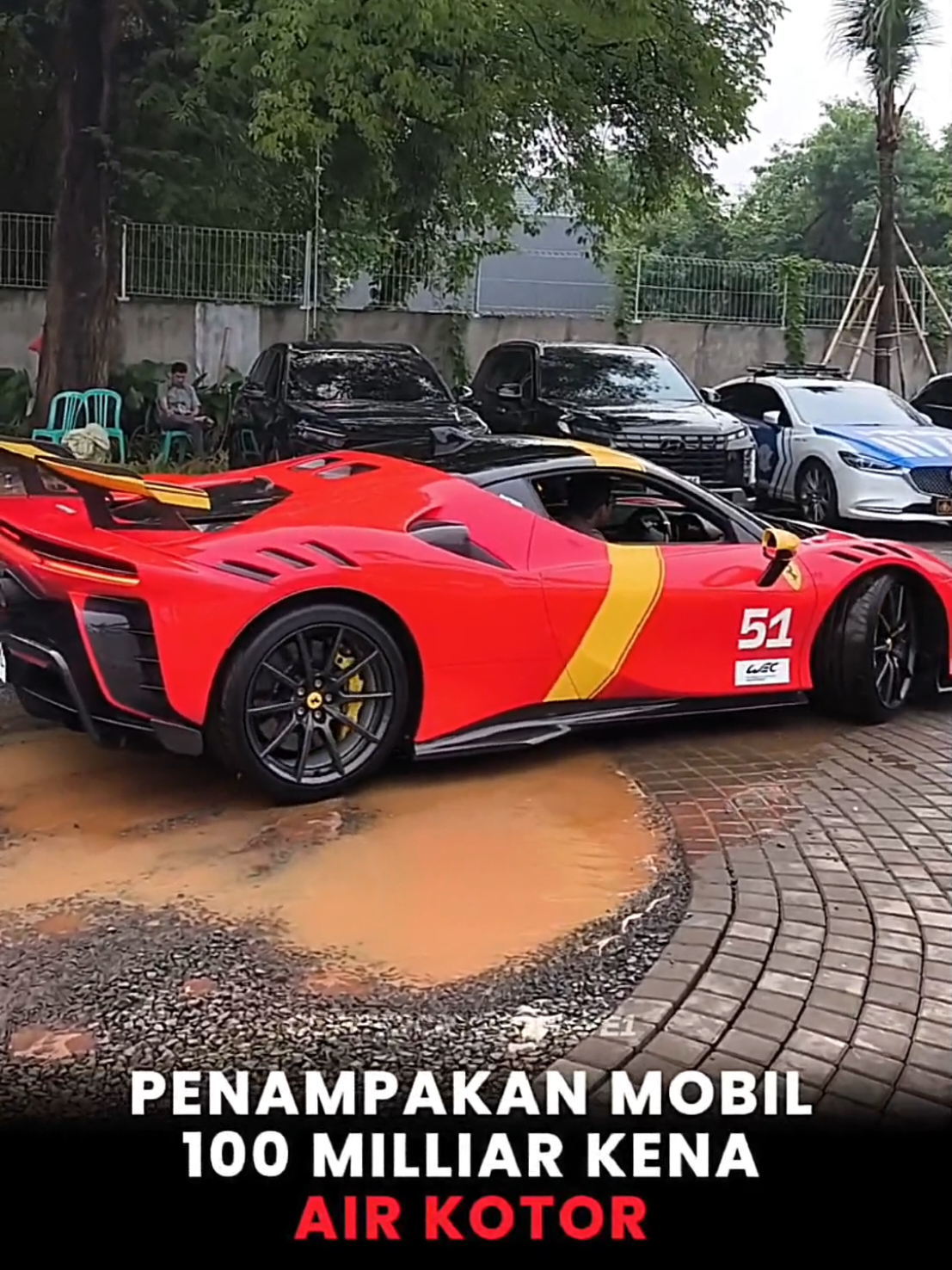Gokil kena air kotor mobil semahal ini. #gabrielrey #cryptowave #triv #ferrari #ferrarisf90xxstradale 
