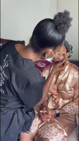 Re bookeng🥹 #trending #burgersfortmakeupartists #bridesmaids #2025makeuptrends @Liezl Does Beauty • ll 