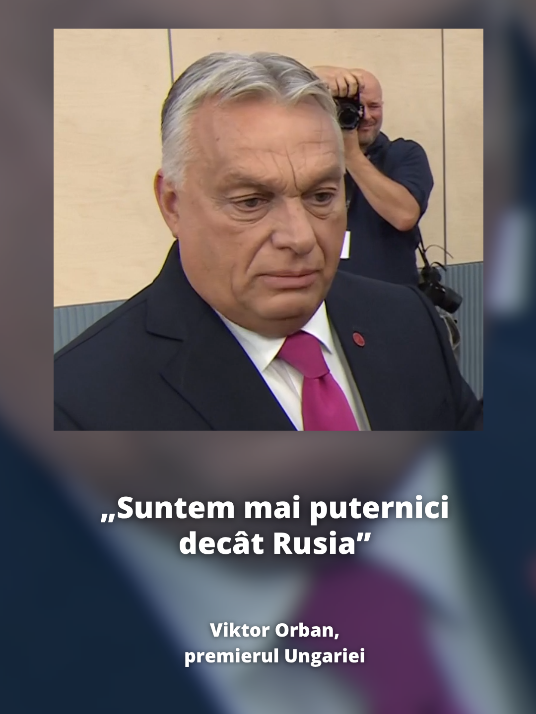 „Suntem mai puternici decât Rusia”, este afirmația făcută de Viktor Orban în fața jurnaliștilor polonezi. Donald Tusk, premierul Poloniei, l-a chemat pe Orban lângă el pentru a face o poză împreună. În acel moment, un jurnalist l-a întrebat pe premierul Ungariei care este cea mai mare amenințare la adresa Europei în momentul de față. „E o provocare”, l-a avertizat Tusk. Orban este de părere că nu Rusia e amenințarea principală, căci „cheltuim împreună mai mult pe apărare decât rușii”. „Întrebarea este dacă avem leadershipul necesar să ne unim și să ne apărăm interesele împreună.”  #viktororban #donaldtusk #ungaria #polonia #europa #rusia #stiri #euronews