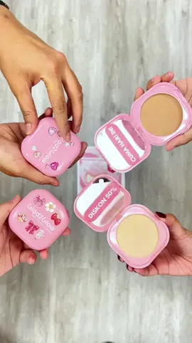 🔥 G2G 10.10 MEGA SALE! Ga perlu pakai filter kalau kamu pakai G2G Two Way Cake 😜💓 Buruan checkout di TikTok Live sekarang! #g2g #twowaycake #makeup #mua #makeupartist #beauty #favbeauty 