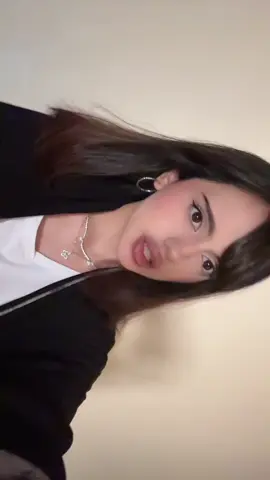 #viral جالس يجيني اشعارات وانا اصور 