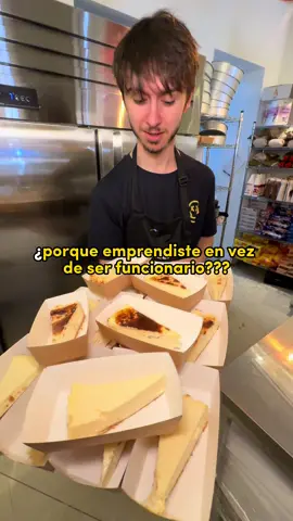 LAS TARTAS DE QUESO MÁS BARATAS DE ESPAÑA Sitio @the99cheesecake  📍C. de Don Felipe, 4, Centro, 28004 Madrid 📍Valencia 📍Barcelona ¿Mantendrán ese precio para siempre? 🍰Ese es el objetivo de Roger y su novia Laura, que con solo 22 años ya tienen 4 locales y más de 30 empleados en España. #tartadequeso #barato #restaurantes #planes #madrid #comilonestv 