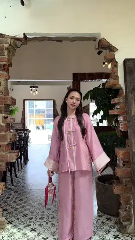 Màu quá xinh luôn. Các chị iu ghé giỏ hàng lựa cho mình, cho mẹ, cho bà một bộ nhân dịp tết đoàn viên nhé ạ🥰🥰 #trungthu2025 #rướcđèntrungthu #phapphucdichua #bigsize #trending 