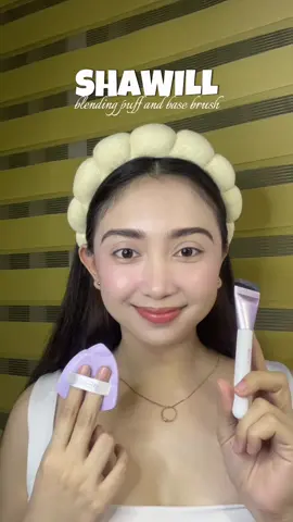 Blending puff and base brush from @shawillcosmeticsph is a must-have! 💜 #shawill #shawillperfectcpbasemakeup #makeuppuff #foundationbrush #affordablemakeupbrushes 