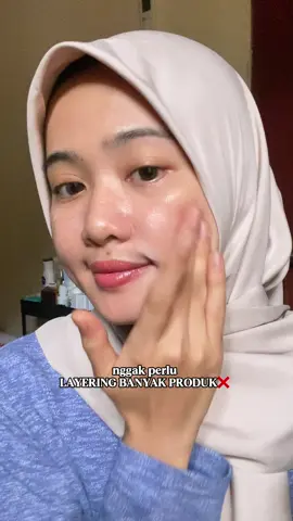 Kalo udah pake ini ga perlu banyak layering produk lagi dehhh🥰 @Wardah Beauty Official #lightplusmoisturizer #reviewlightplus #niacinamide #moisturizerviral #lightplusbywardah 