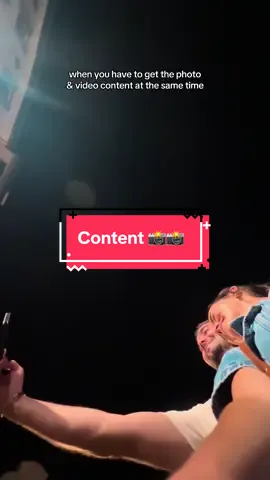 He’s trained 📸 #coupleshumor #rome #romeitaly #trevifountain 