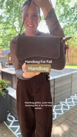 She is stunning 🤎 #brownpurse #handbag #handbags #handbagtiktok #shoulderbag 