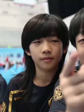 kiw bang🤭 #linqiunan #linqiunanlovers #2017 #dragonboys #taekwondo 