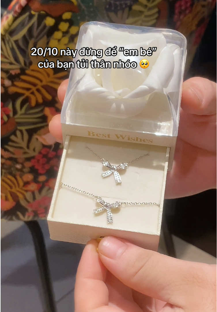 Nhắc nhở nhẹ là sắp 20/10 rùi đó 🤭 #xuhuong #fyp #tinhyeu #quatang20_10 #vongtay 