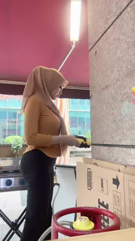 kerja baru lari bidang 😌 dulu cleaner skrang F&B 🤣 #fyp #foryoupage 