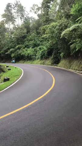 Mencari keheningan ditengah kebisingan 😔#vespa #vespaklasik #vespaindonesia 