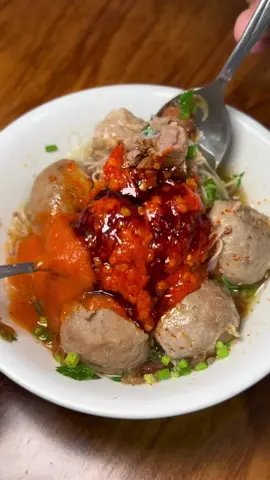 cobain bakso paling rame pak kumis di jakarta barat, bayar pakai QRIS GoPay lebih cepat dan pasti cashback! Spesial untuk kamu yang datang ke TikTok FoodFest 11-12 Oktober 2025 di Hutan Kota GBK & dapatkan cashback 5ribu! @GoPay Indonesia #FoodFestonTikTok