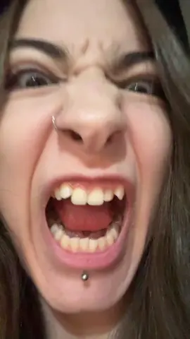 Я возле аптеки --- шо тебе взять??? #ночь #табуретка #я #сижу #таджичка 