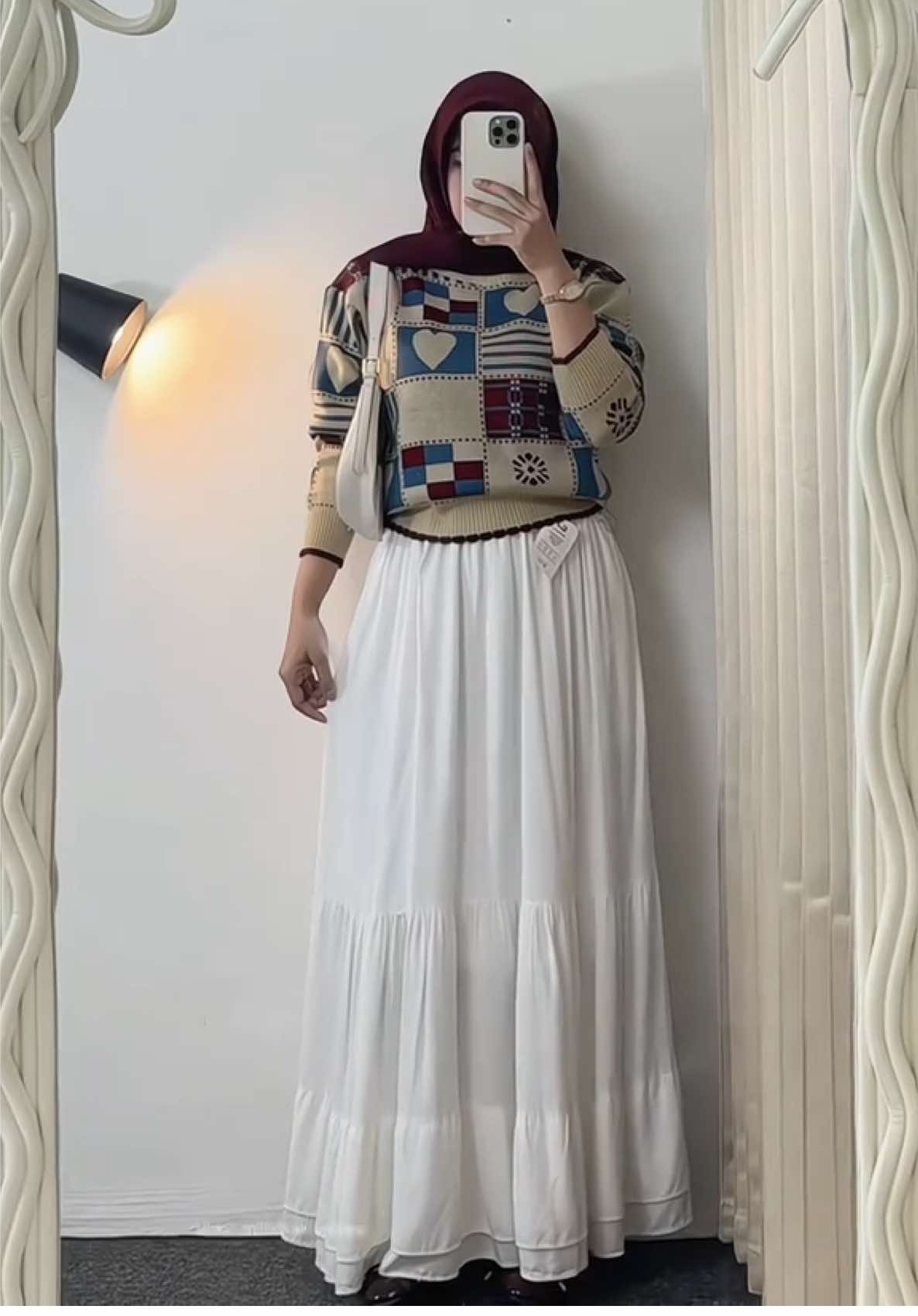 Sweater koren vintage + naomi kawaii skirt #outfitideas #atasan#sweater#rokwanita 