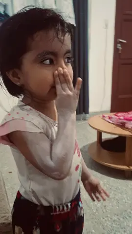 mi princesa hermosa, salio con otra locura jaaaa #humor#hermosa#risas#divertida#niñezfeliz